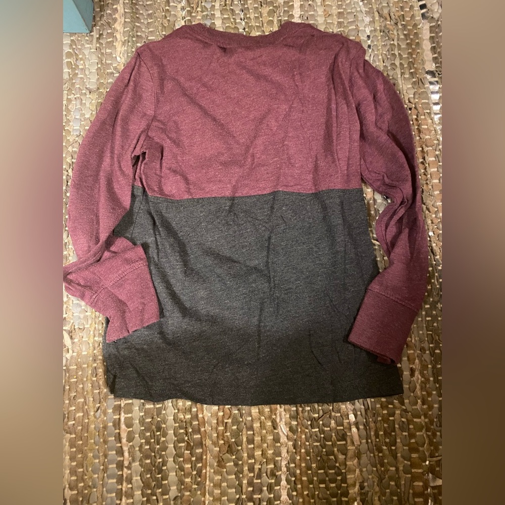 5/20🌻 Cat & Jack Long Sleeve Shirt